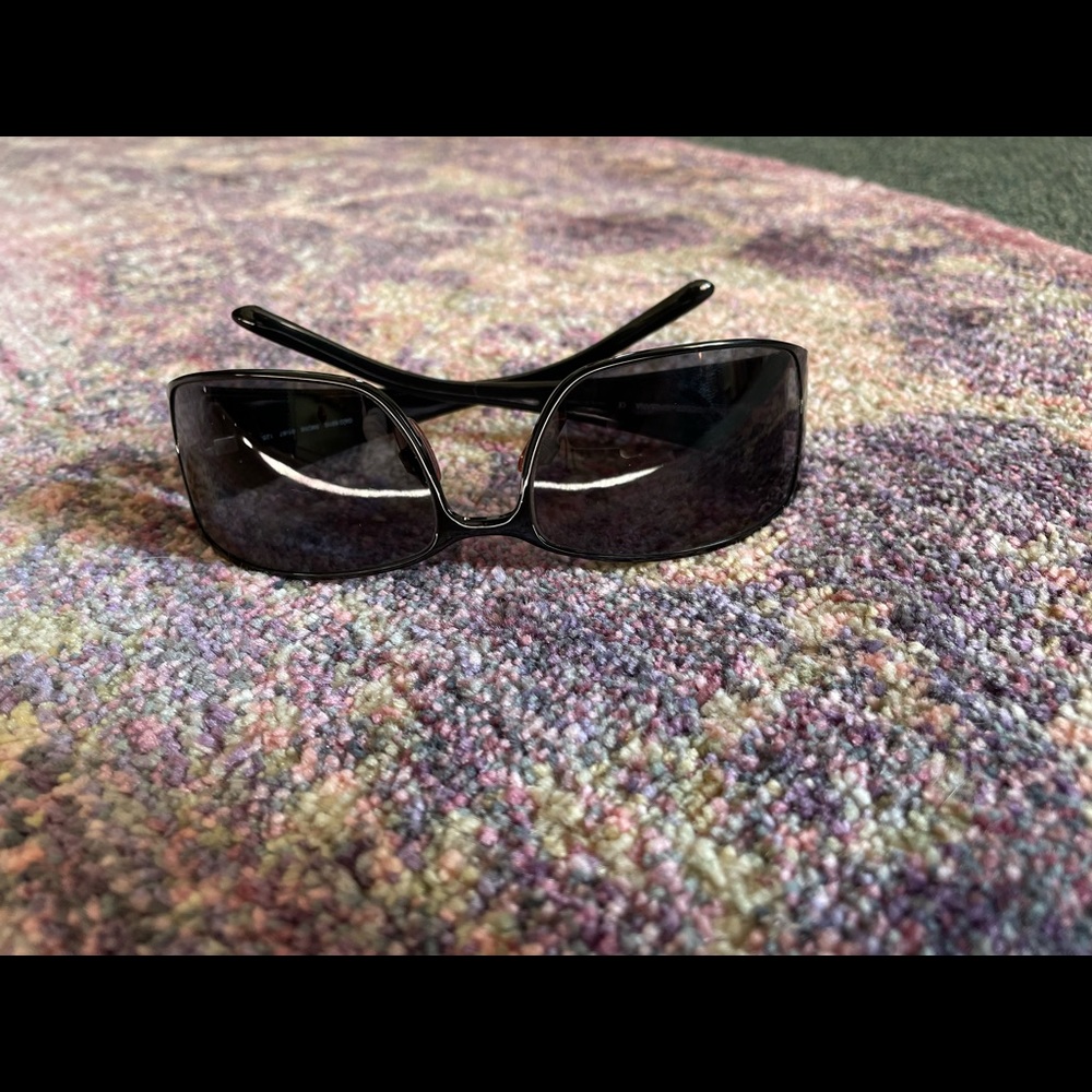 D&G sunglasses. Authentic. In original case. - Picture 12 of 16